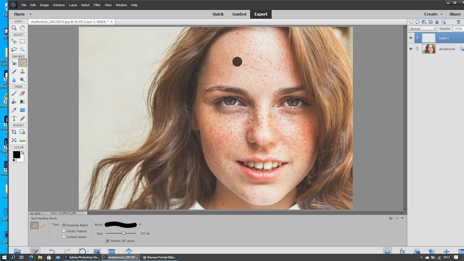 billede 1 Portræt af kvinde af redigeres i Photoshop Elements.